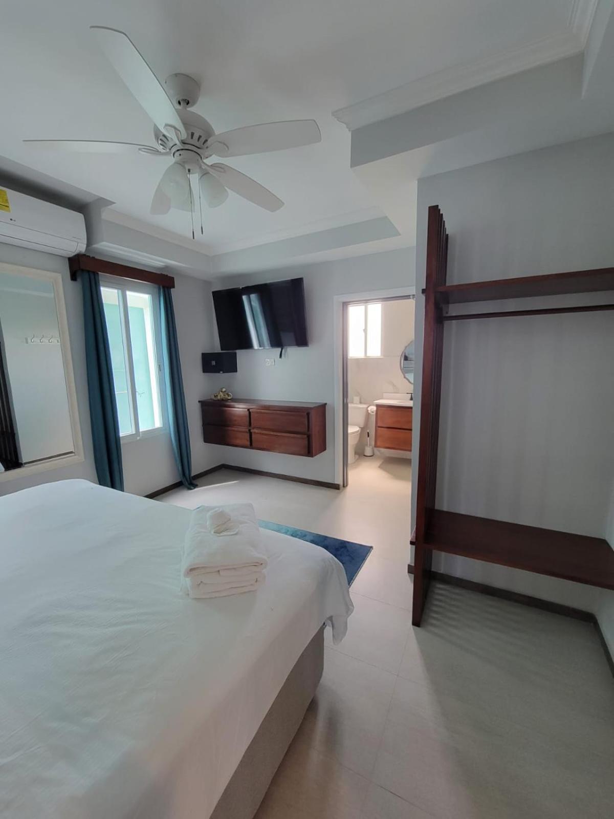 Island Magic Villas Кей-Колкер Экстерьер фото