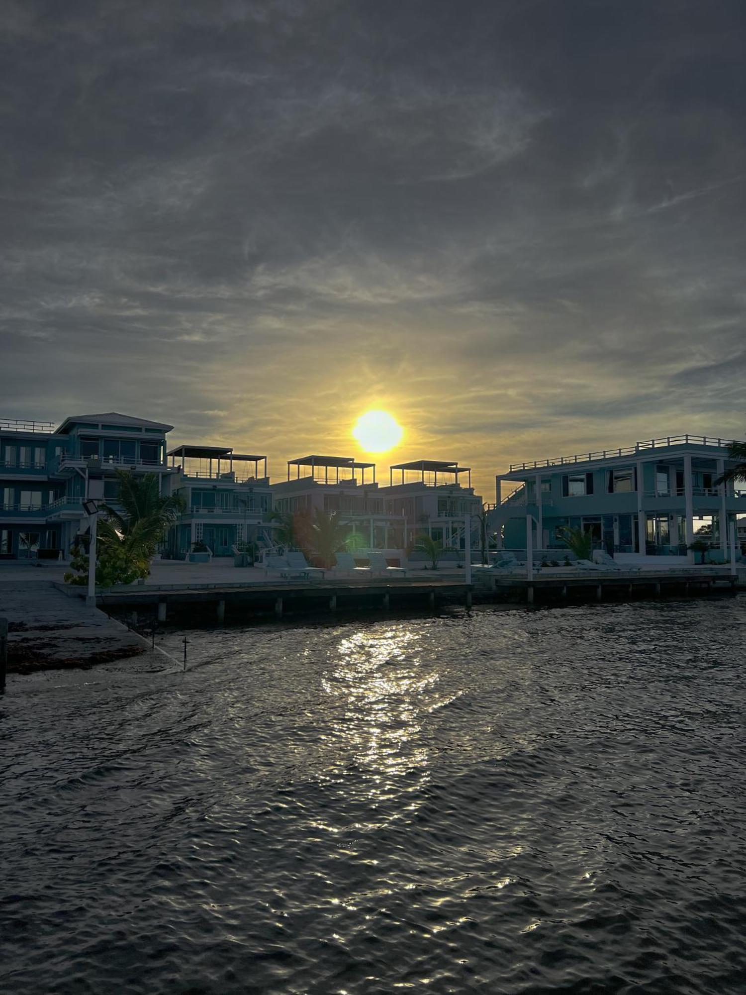 Island Magic Villas Кей-Колкер Экстерьер фото
